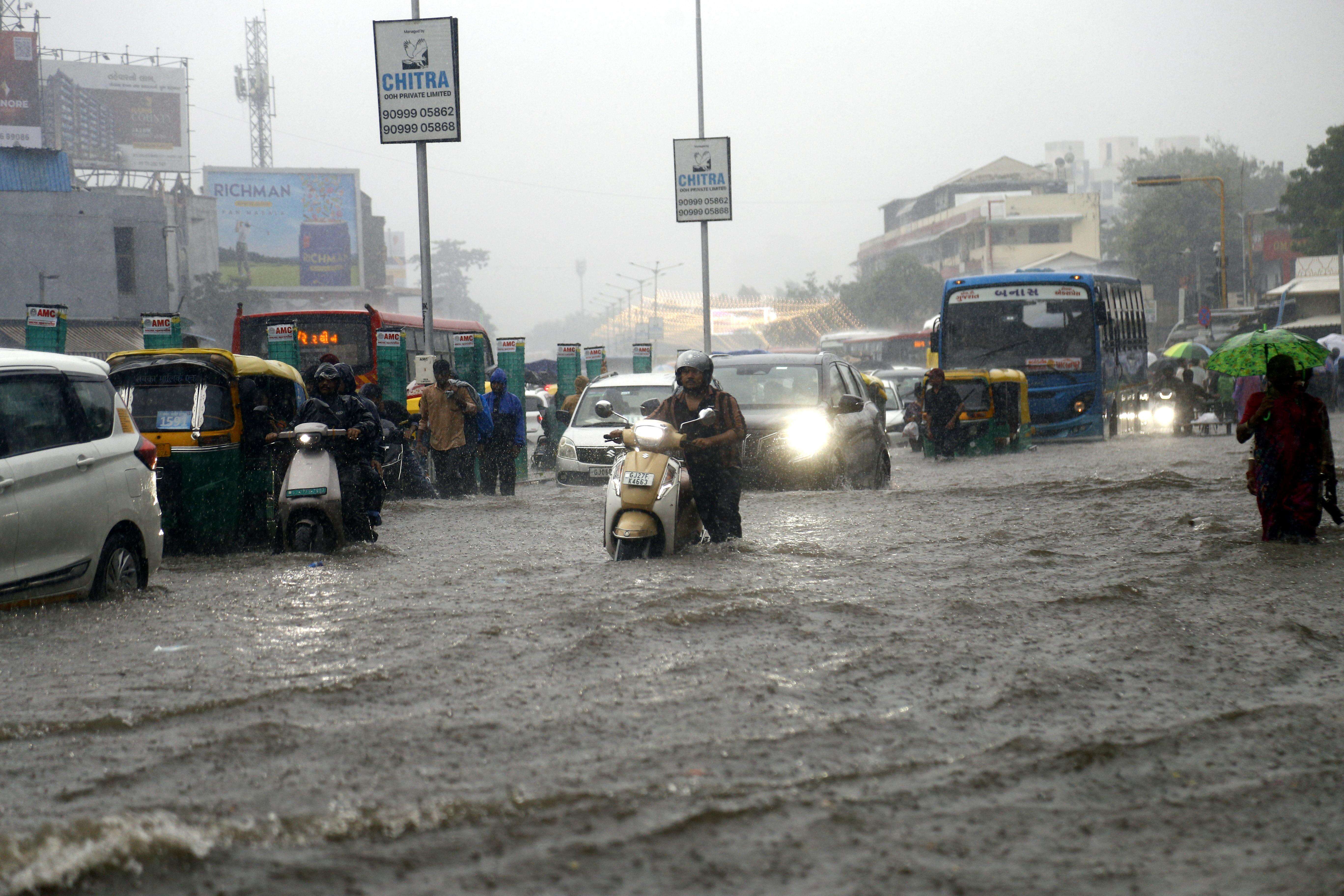 Hatkeshwar waterlloing 1.jpg