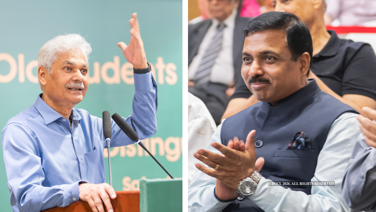 Yashovardhan Azad (L), former Secretary (Security), Government of India (batch of 1973); Muktesh Pardeshi (R ), former Ambassador of India to the Republic of Turkiye (batch of 1987)