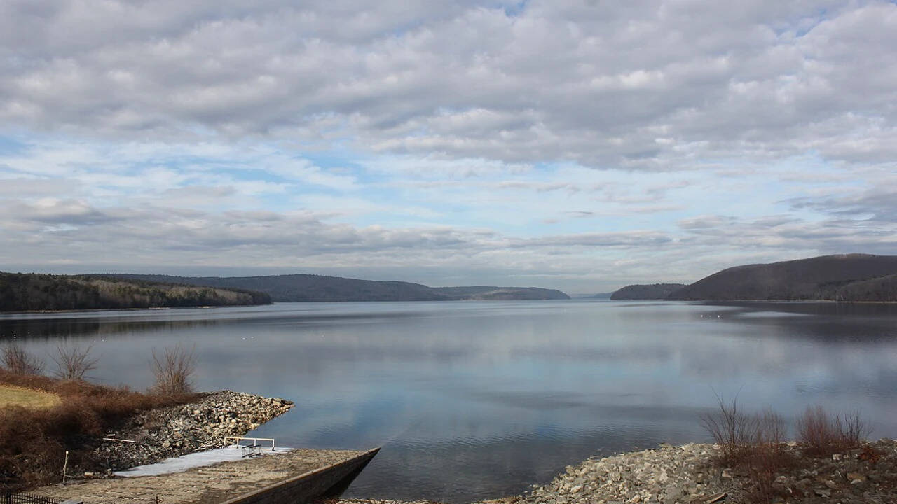 Quabbin_Reservoir,_2022-12-30,_1