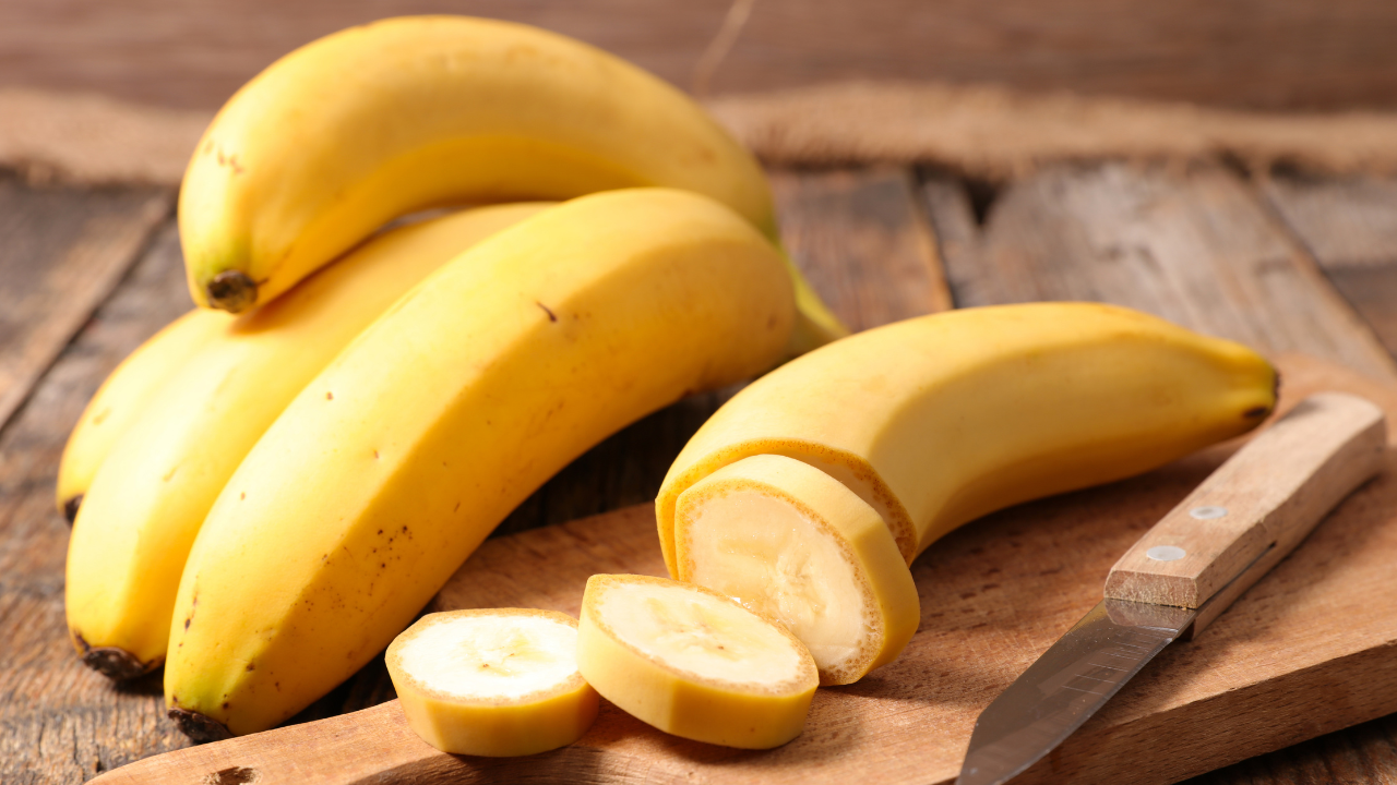 Bananas therefore make a useful everyday source of this vitamin, particularly when eaten as part of a varied diet.