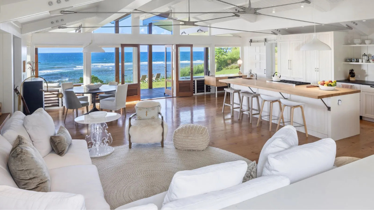 What the beachfront property features<br>