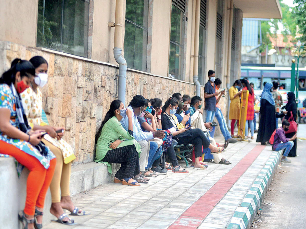 For singles in B'luru, Covid poses another challenge