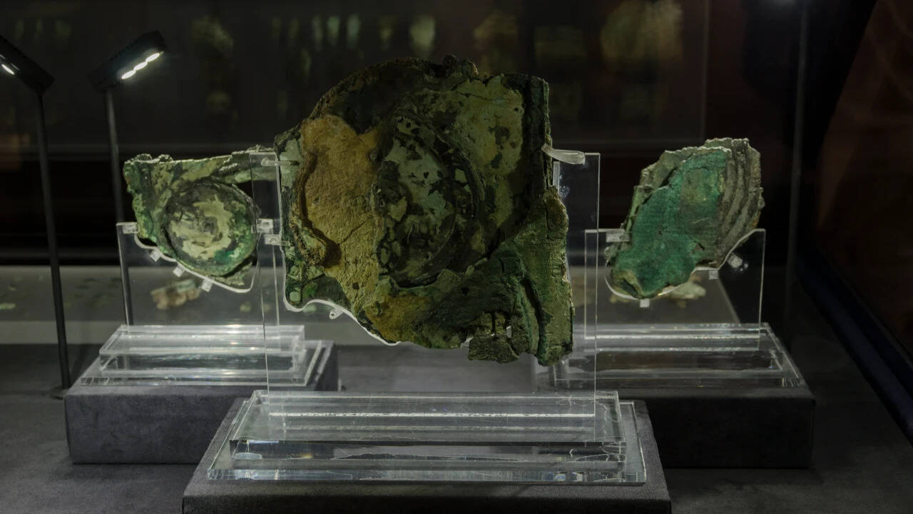 <br>In 1901, sponge divers off the Greek island of Antikythera recovered a corroded lump of bronze from a 2,000-year-old shipwreck; scans later showed it was a geared device built to predict eclipses