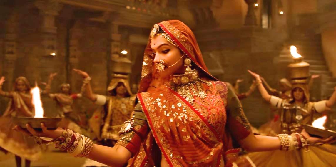 padmavati: Padmavati first song Ghoomar: Deepika Padukone looks ...