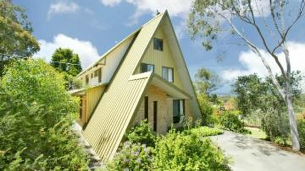 The outdoor space was also a major selling point with a 160-metre train track with a five-inch gauge.
