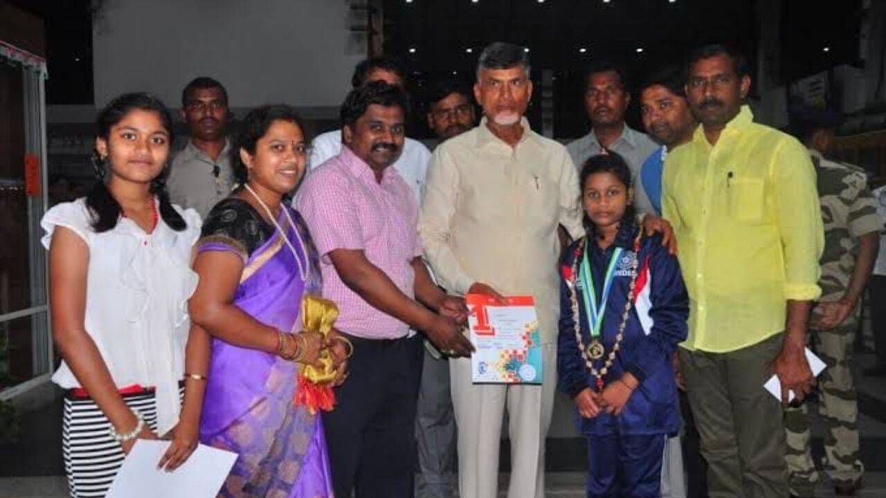 Sahithi Varshini felicitated by Chandrababu Naidu, Chief Minister of Andhra Pradesh (Special Arrangements)