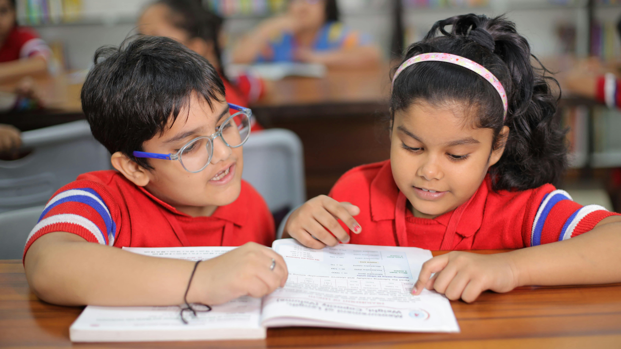 ​<strong>Reading key points aloud can add another way for children to engage with what they are studying.</strong>​<br>
