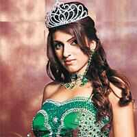 Miss Pakistan thinks Musharraf is a '˜hunk'