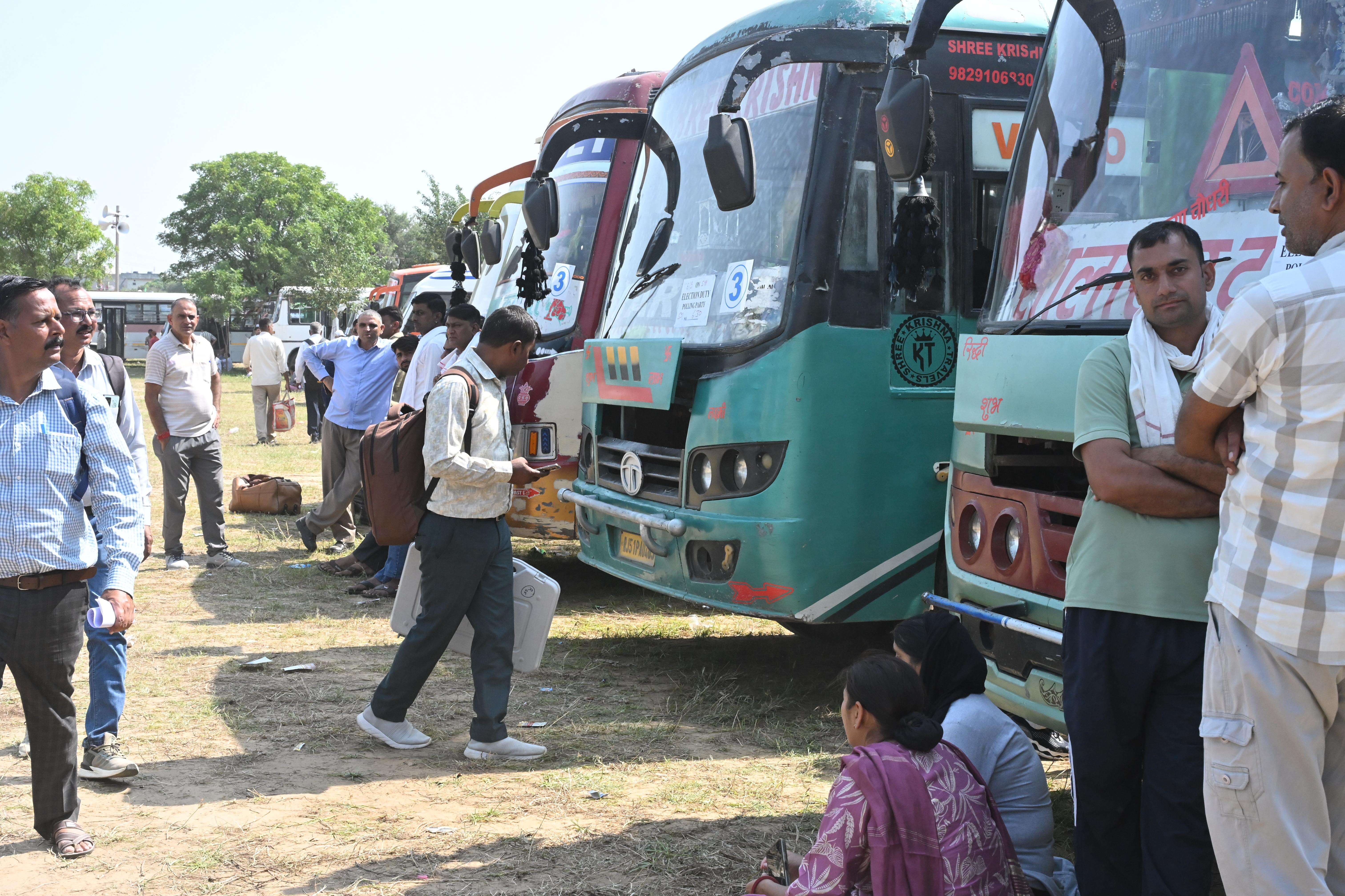 Departure of polling parties from Bhawani Niketan for Panchayat election1.JPG