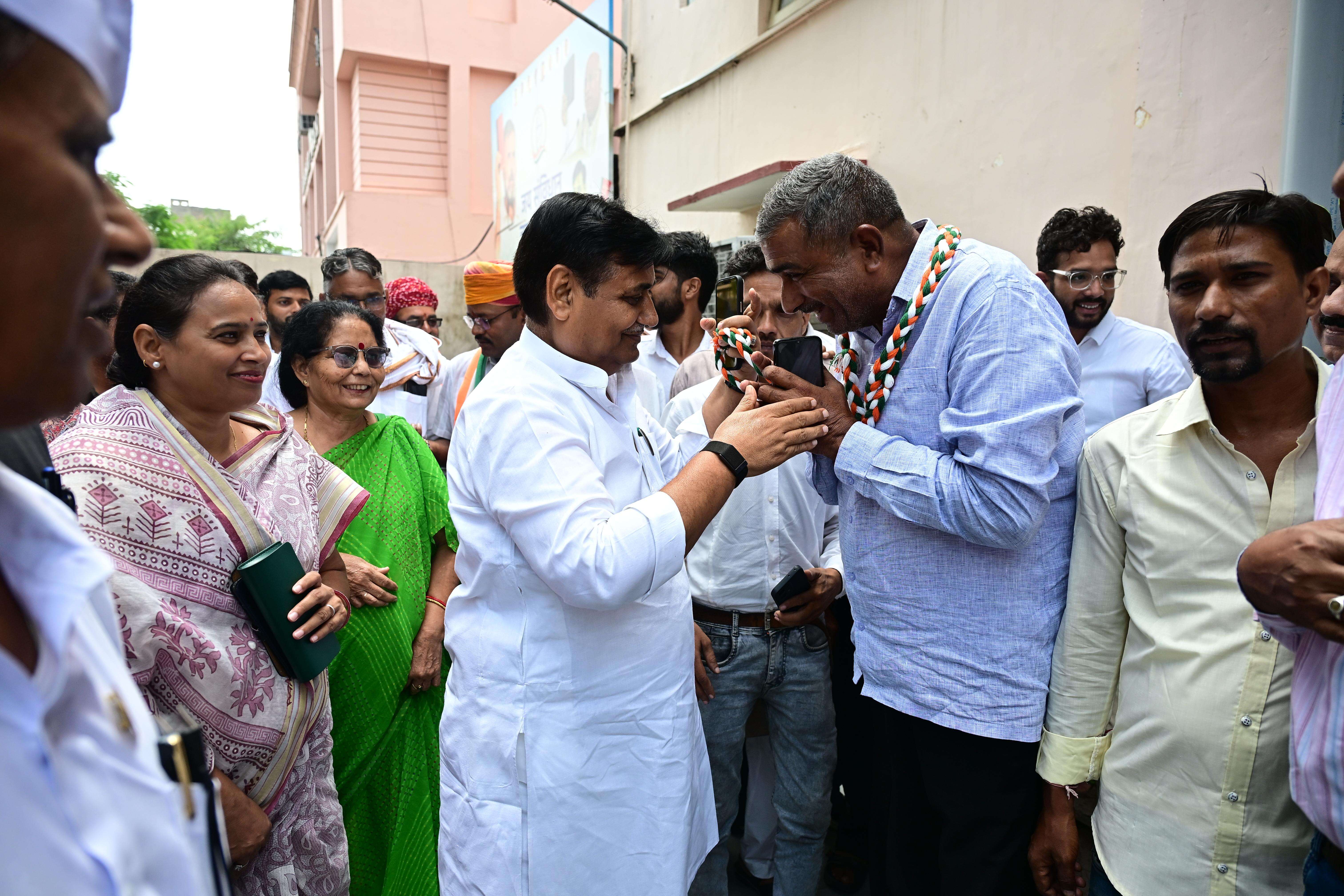 PCC Chief Govind Singh Dotasara meeting with applicants at PCC ahead of municipal polls (Bhagirath) (3).JPG