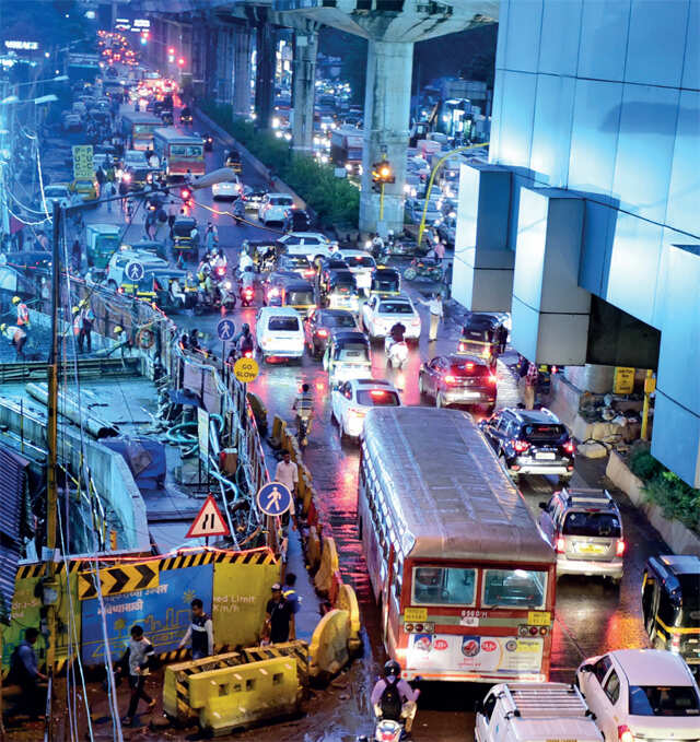 traffic jam: Mumbai: Traffic jam at Marol Naka kills man