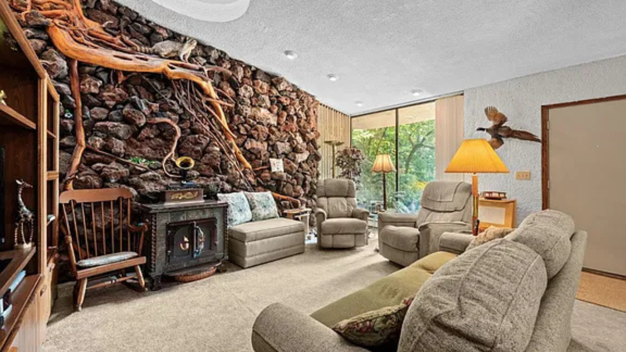 Inside the $850,000 underground Ohio home<br>