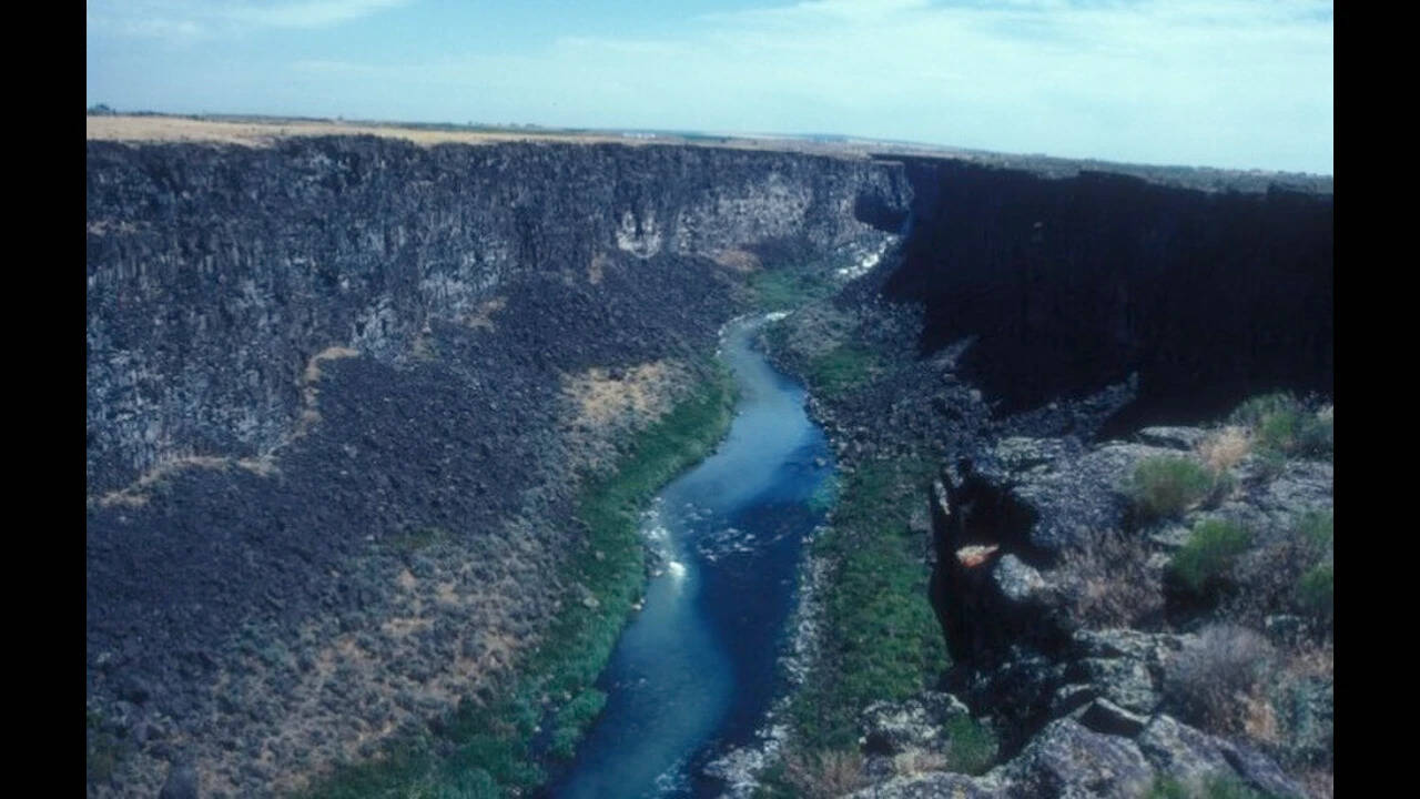 MALAD_GORGE_STATE_PARK,_IDAHO (1)