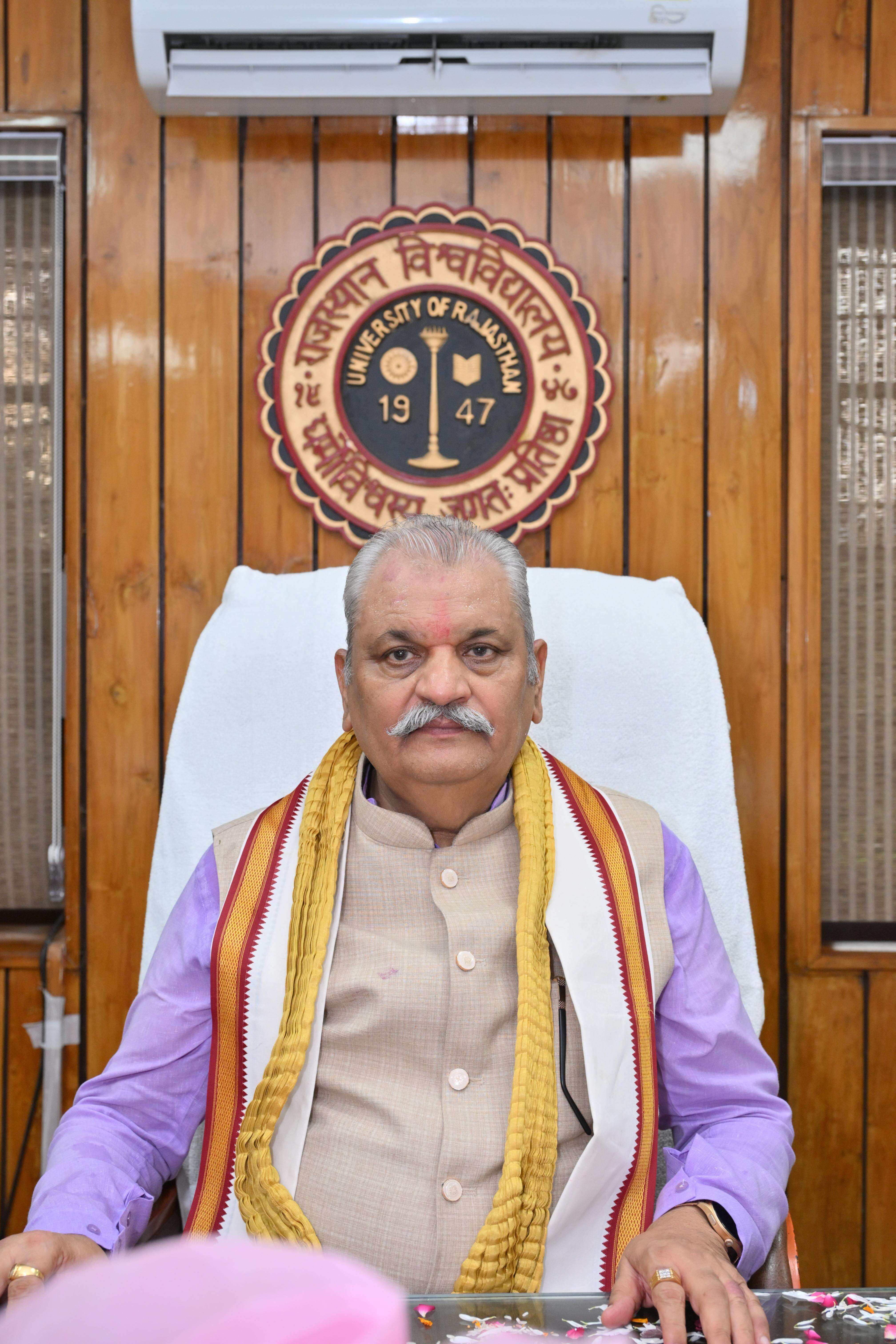 Rajasthan University VC Prof Bhagwati Prasad Saraswat took charge at RU (16).jpeg