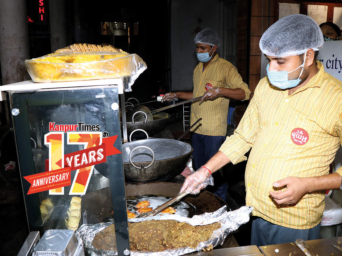 Masks and gloves and regular sanitization of the restaurant is mandatory now at all eateries in the city (BCCL)