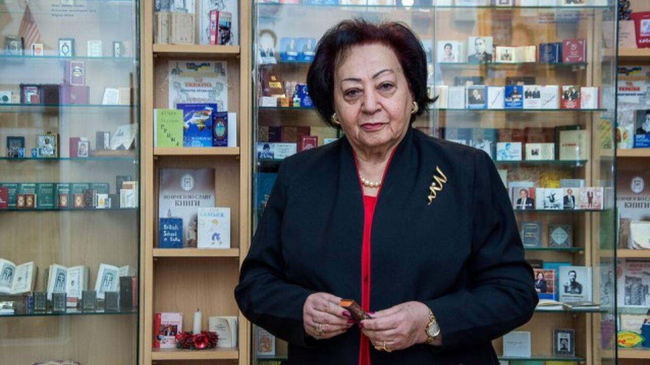 Aurelia Nasirova/Visions of Azerbaijan How did Zarifa Salakhova build the miniature book museum