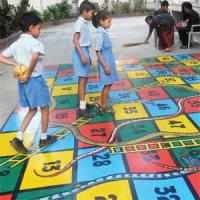 The Best Way to Play Snakes and Ladders