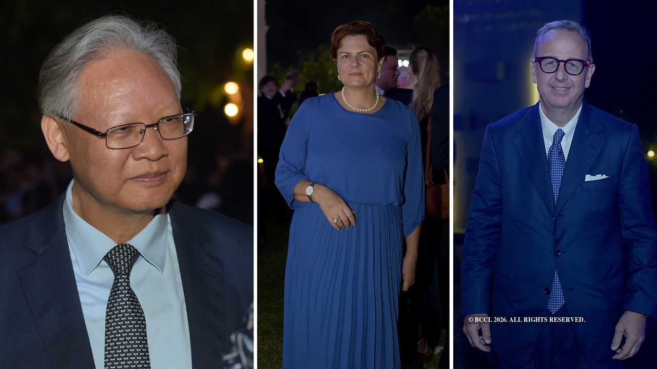 (L-R) Xu Feihong, Chinese ambassador, Diana Mickevičienė, Lithuanian ambassador, Antonio Bartoli, Italian ambassador