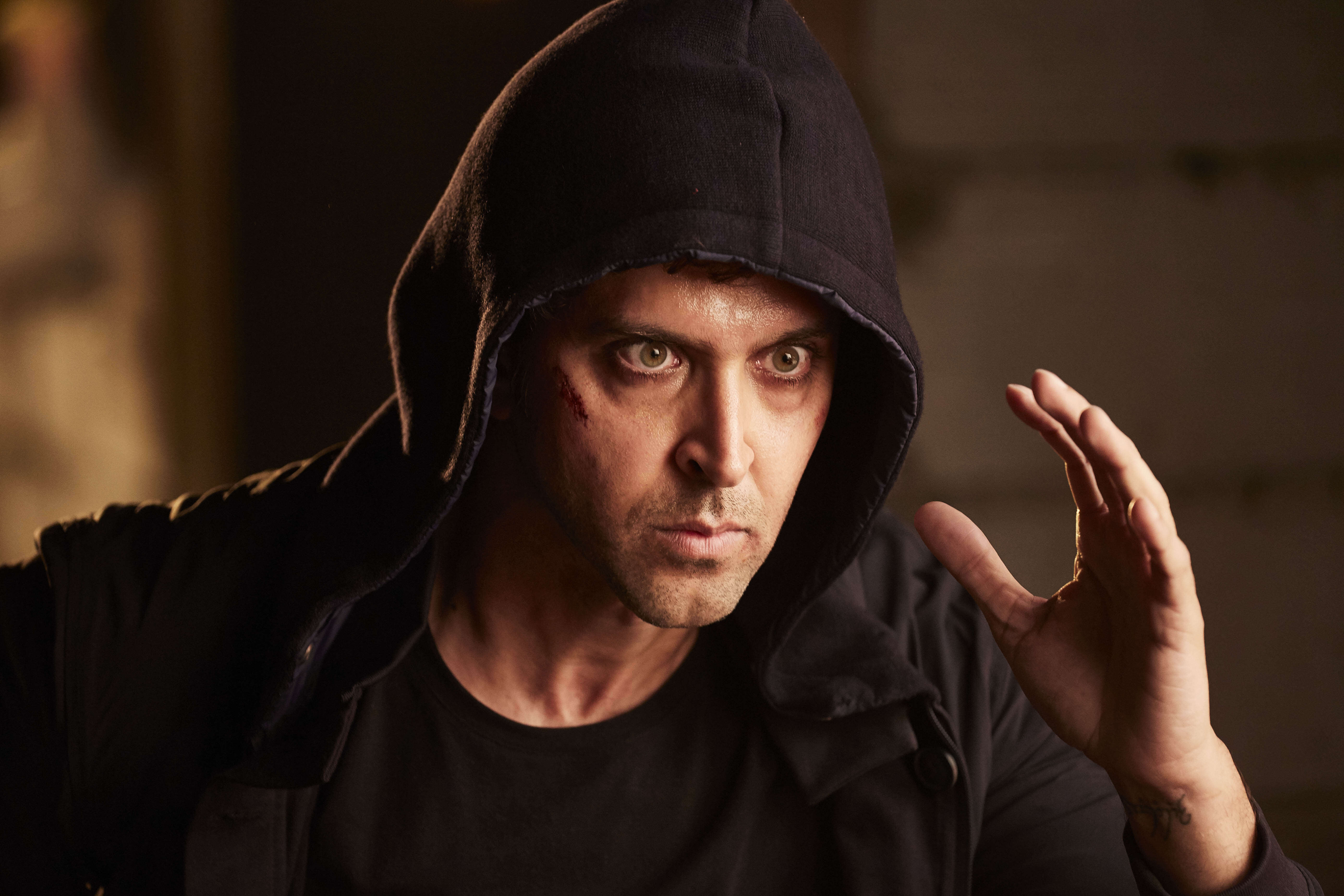 Ритик рошан хинд узбек тилида. Hrithik Roshan Kaabil