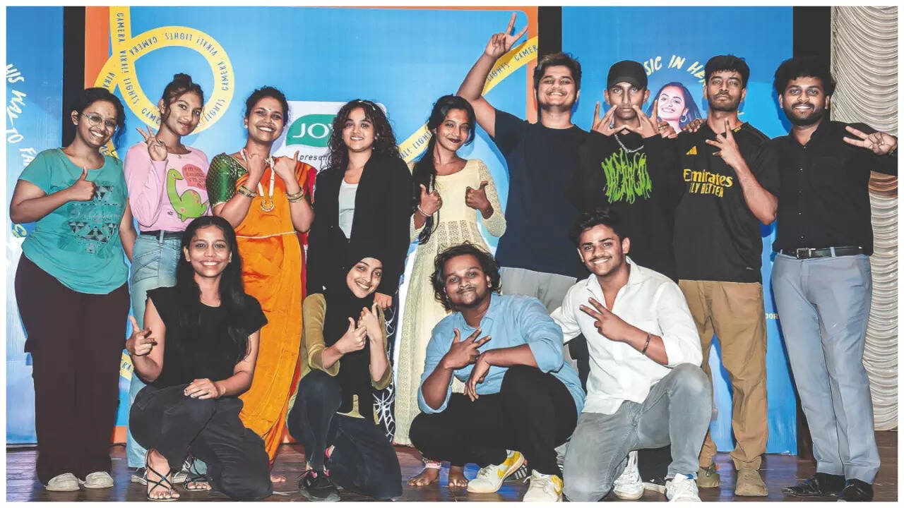 Semi-finalists at Lala Lajpatrai College of Commerce And Economics (Prathamesh Bandekar)