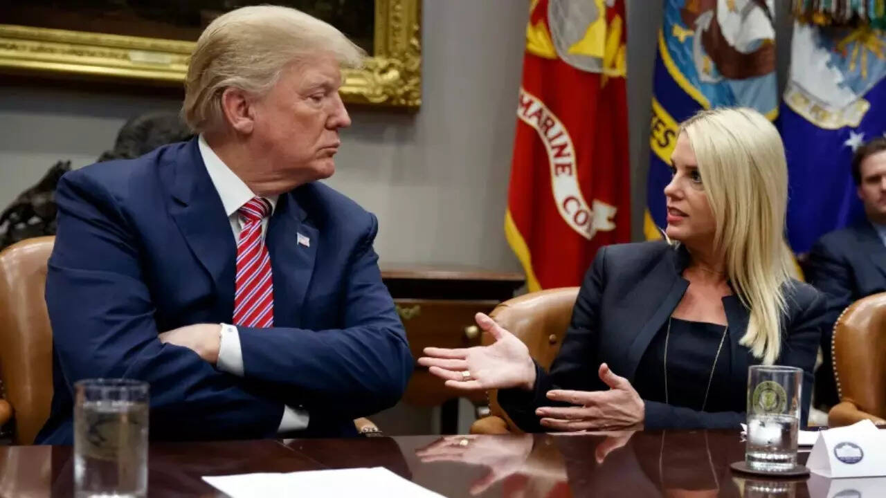 Pam Bondi (3)