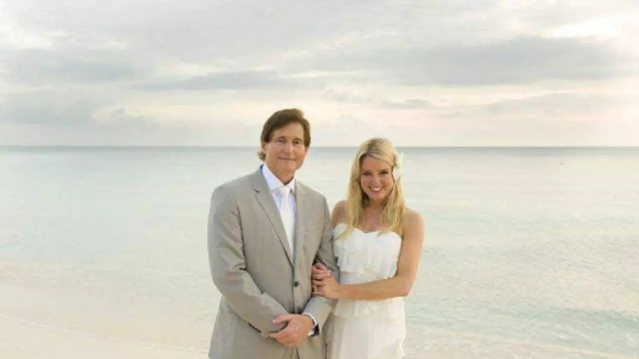 Pam Bondi (2)