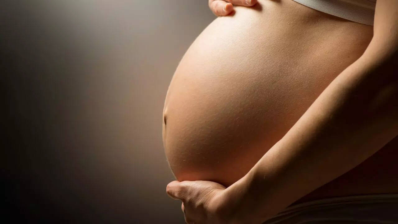 Pregnant women: Risks of unripe papaya