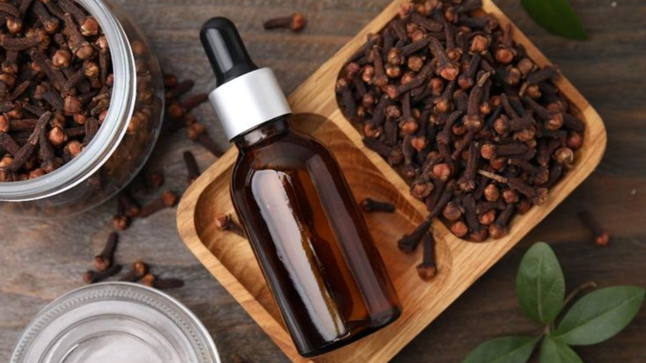 How does clove reverse skin damage?