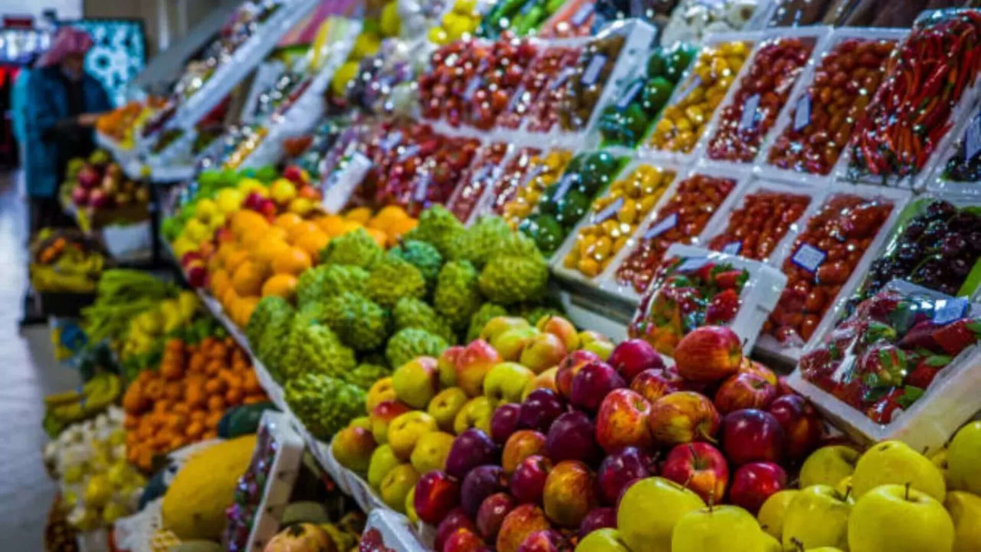 Importing fresh produce helps avoid the sharp fluctuations in prices at local markets<br>