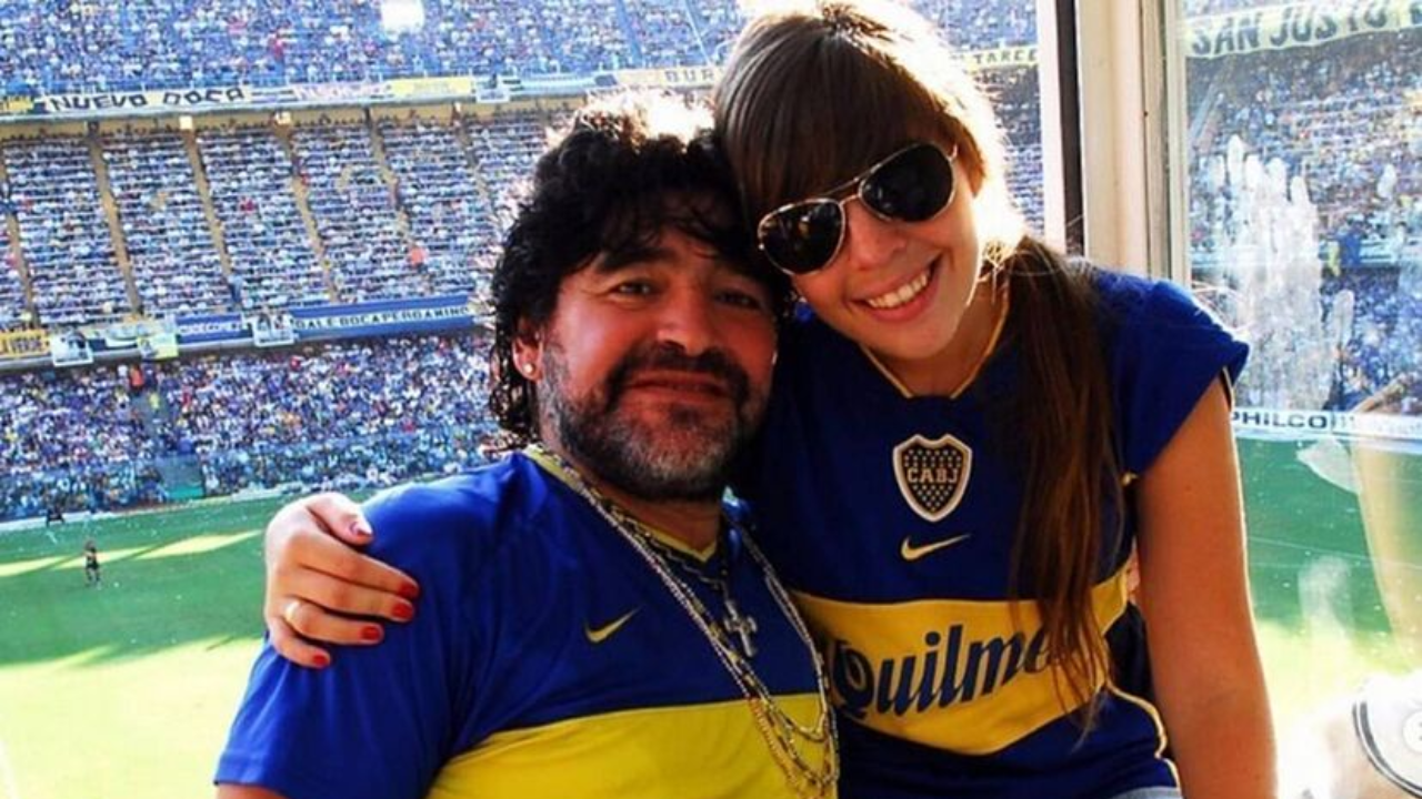 An old picture of Diego and Dalma together.