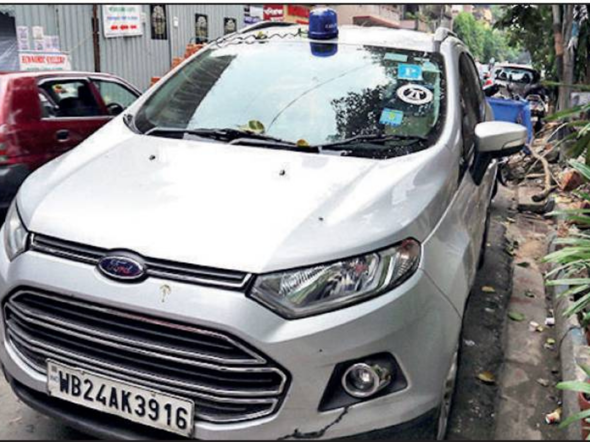 A beacon-fitted car used by the accused