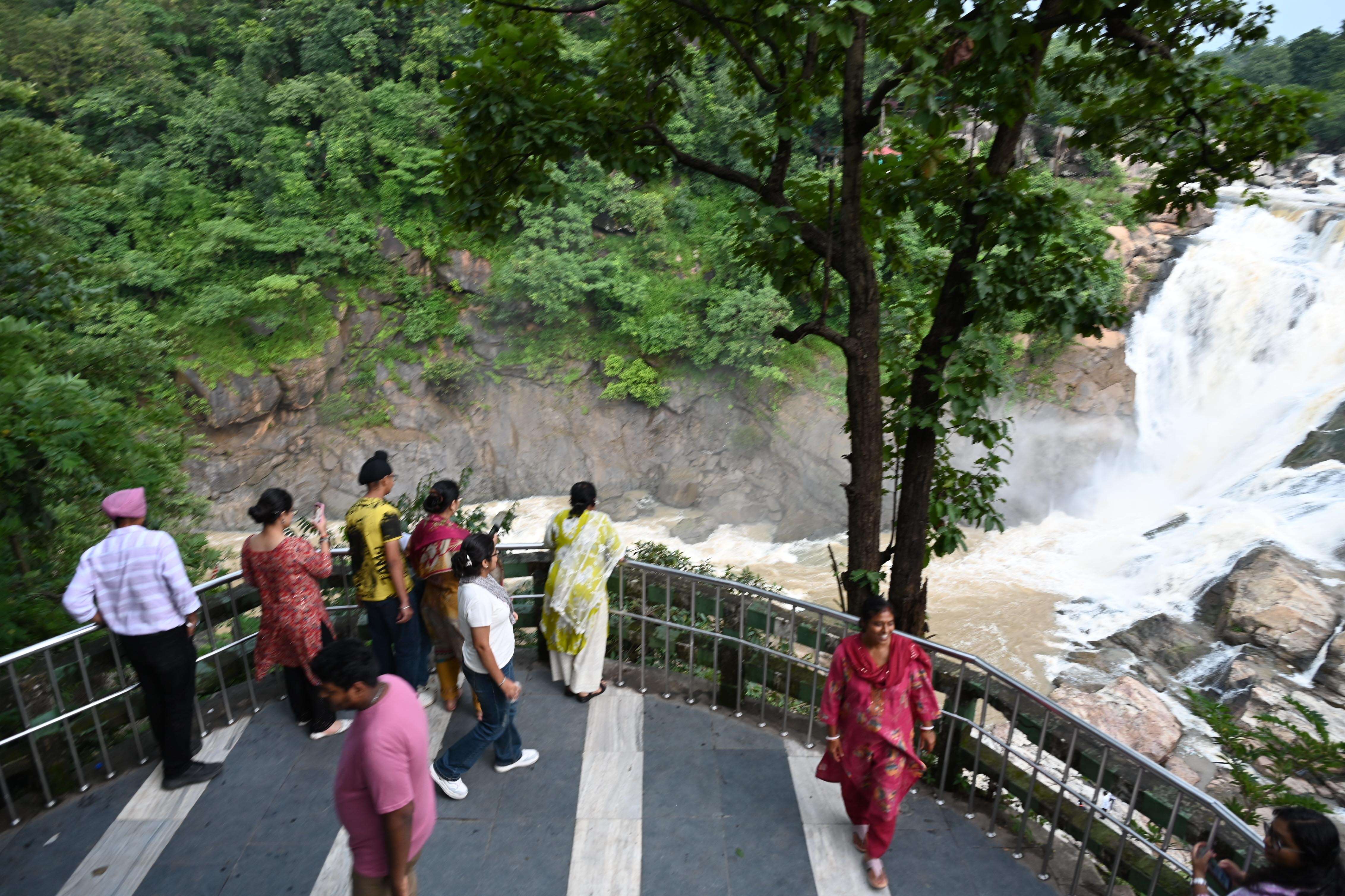 d6122837-a5cc-4c21-9881-c49a10e7aaee_Dassam_Waterfalls_5.JPG