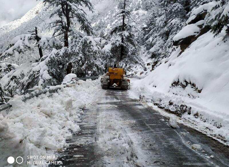 Traffic remains affected in parts of Uttarakhand after weekend snow