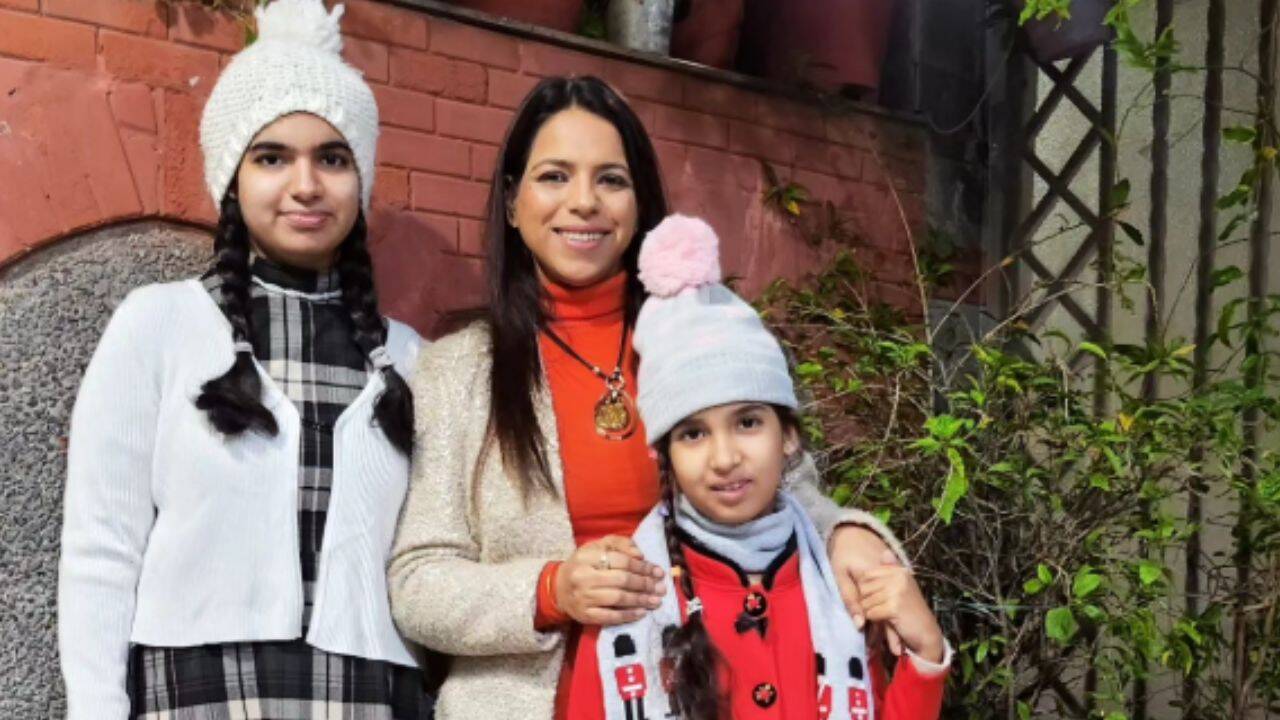 L-R: Shivika Rohilla, her mother Nidhi, and younger sister Rishika (Special Arrangements)