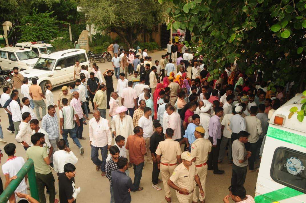 Tiger kills zoo cleaner after guard leaves enclosure open in Jaipur1.jpeg