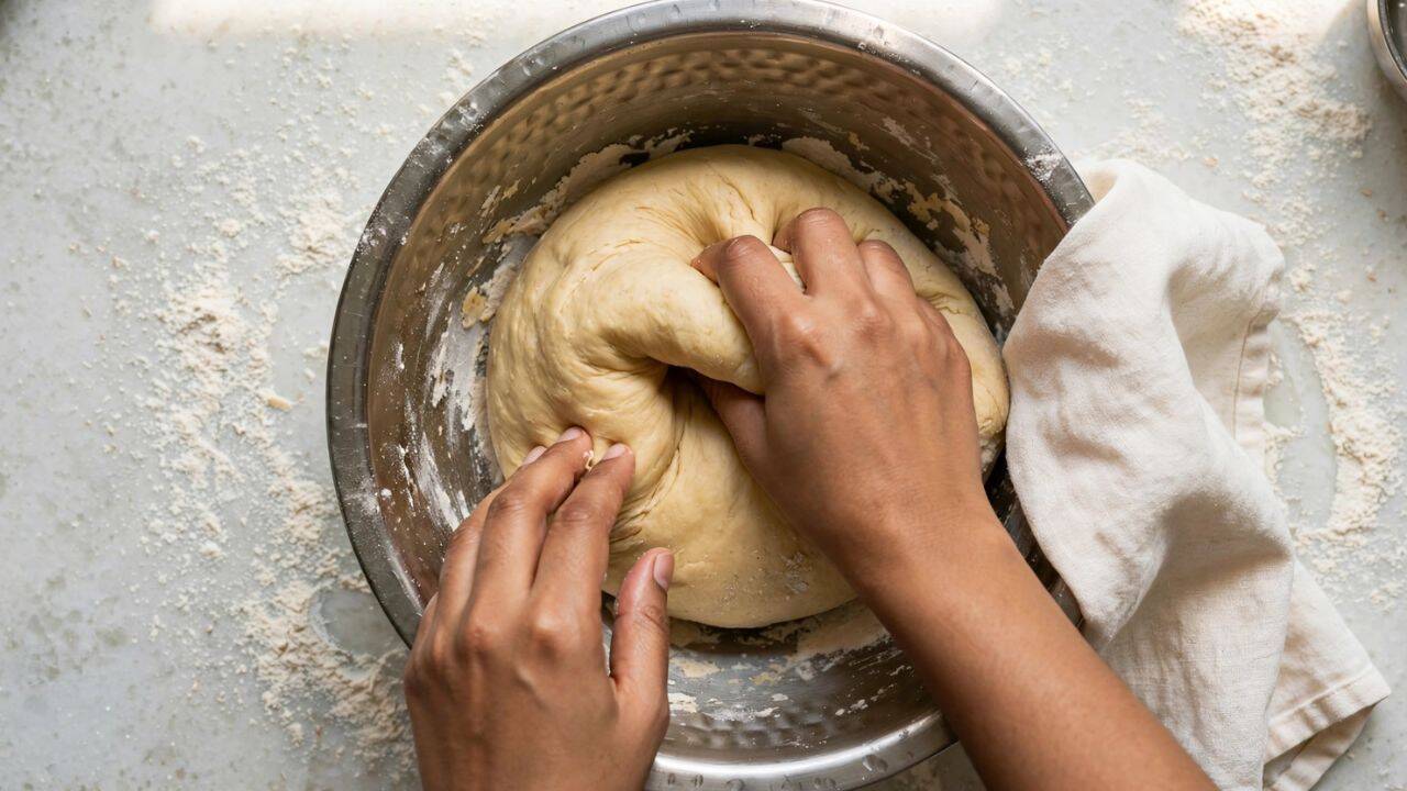 Knead in short rounds<br>