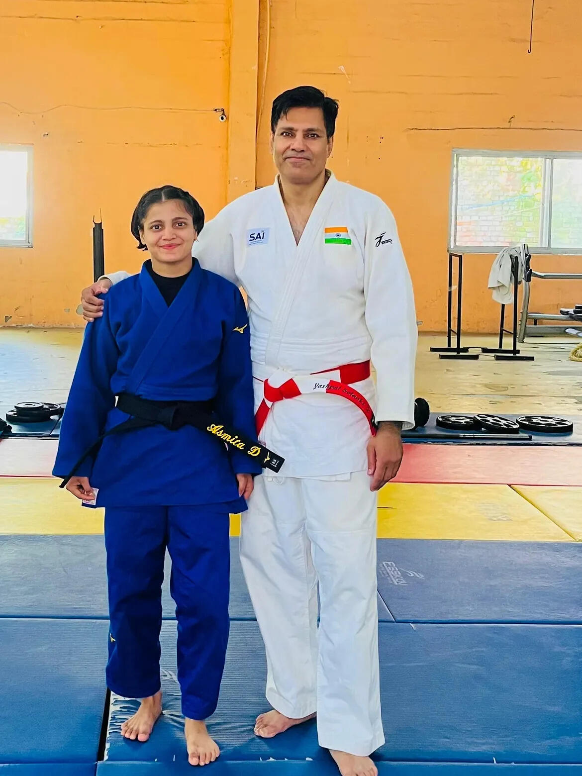 Asmit Dey with coach Yashpal Solanki