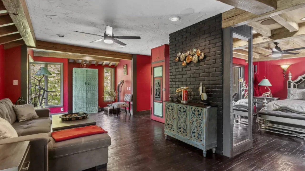 Missouri’s African Queen has Indian doors, 18th-century Indonesian teak and ostrich egg light fixtures.