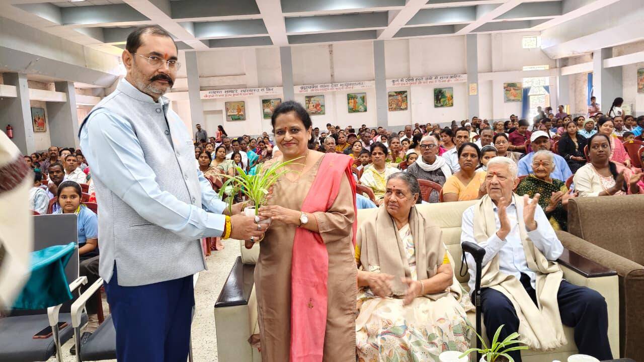 DAV hehal grandparents day 3.jpeg