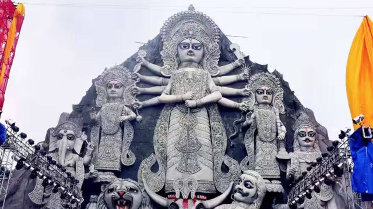 The Deshapriya Park crisis unfolded on October 18, 2015, during the run-up to the main days of Durga Puja