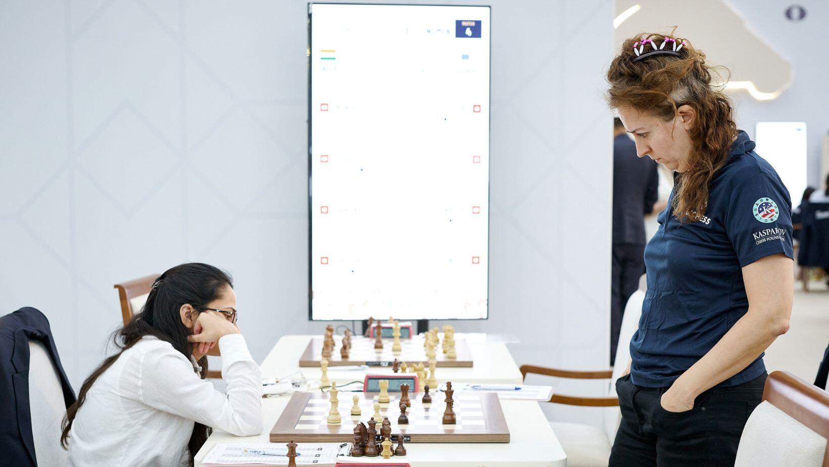 Vantika Agrawal against US chess legend Irina Krush (FIDE Photo)