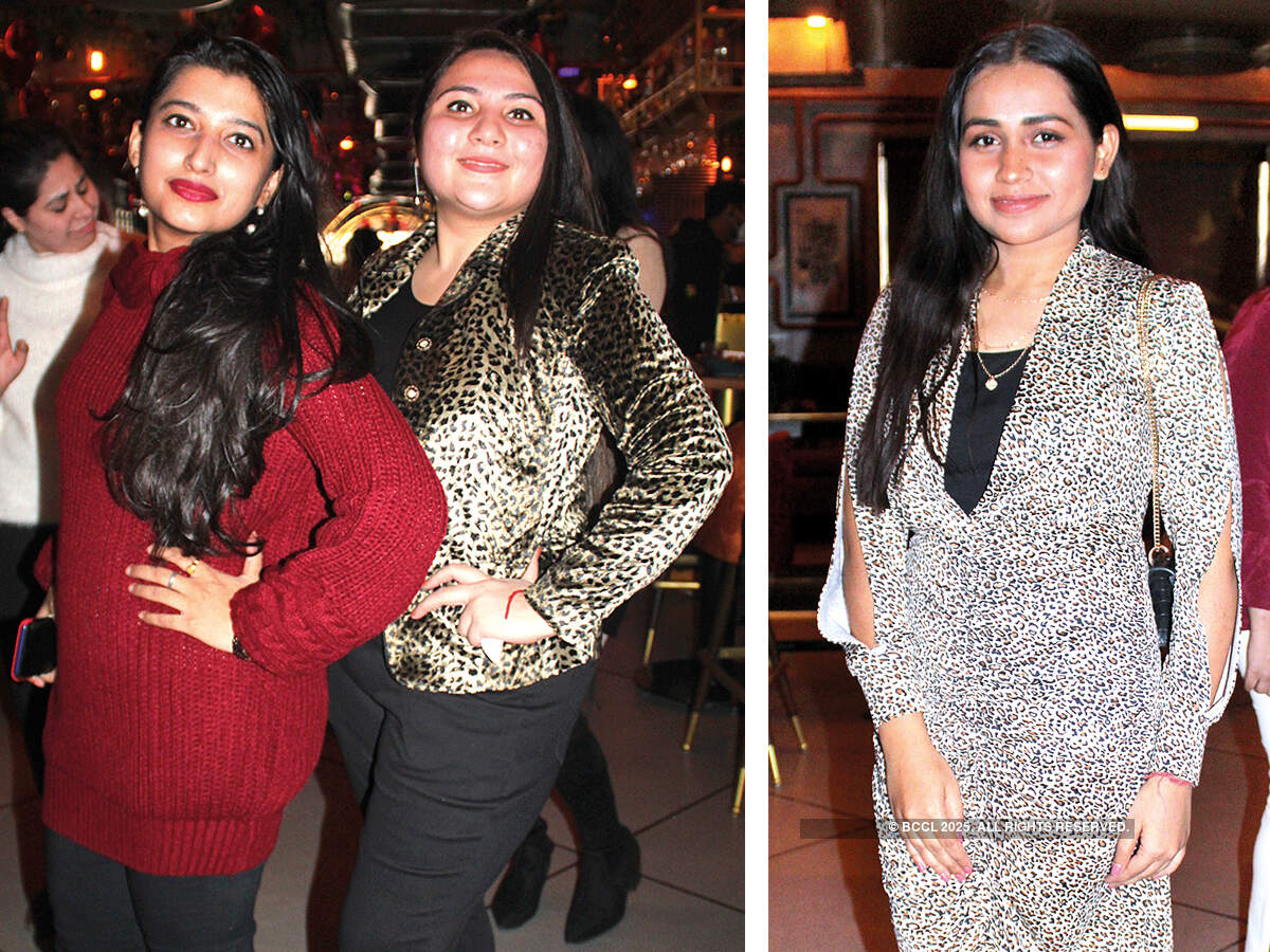 (L) Shruti and Drishti (R) Sakshi