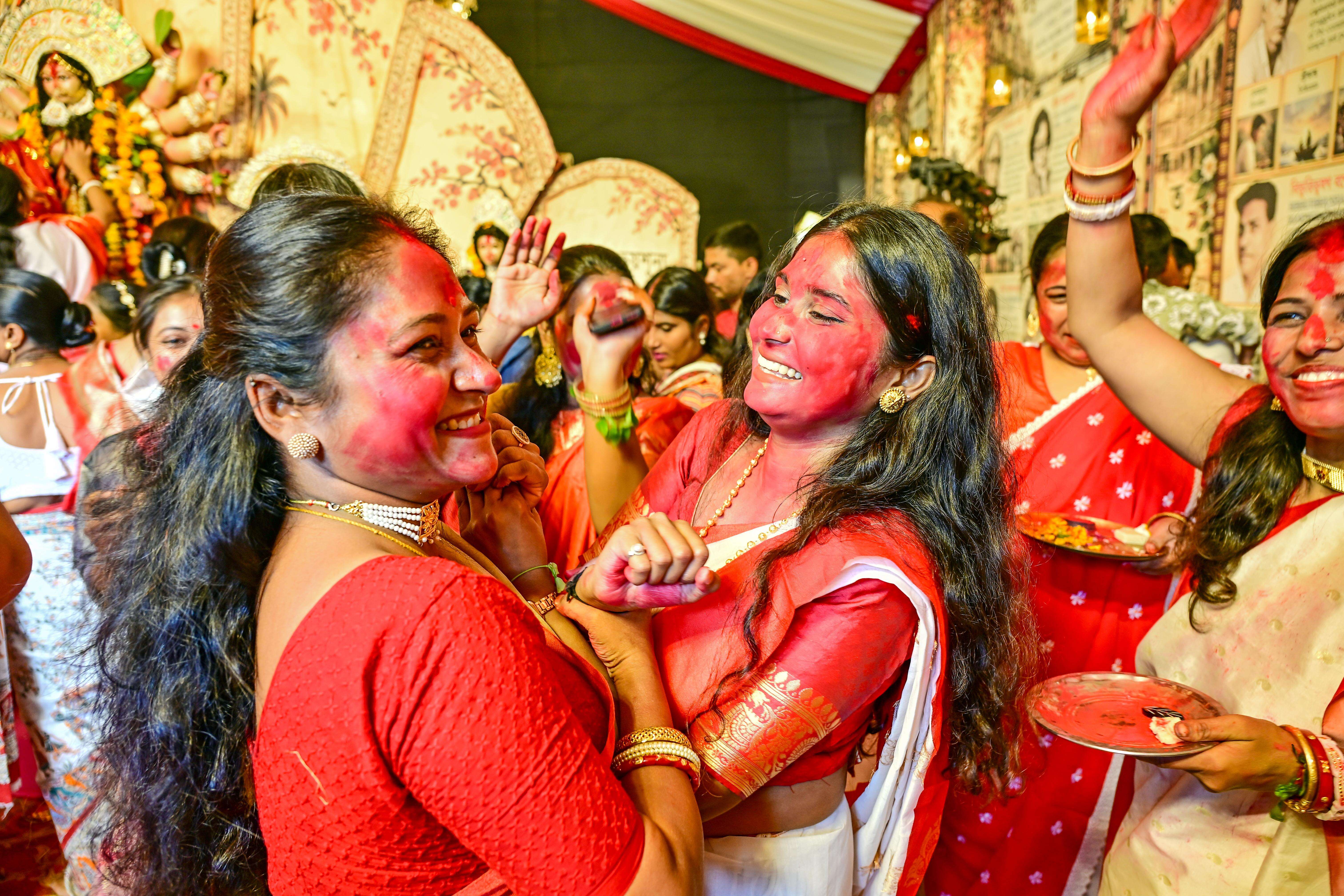 Sindoor khela at Murlipura (5).JPG
