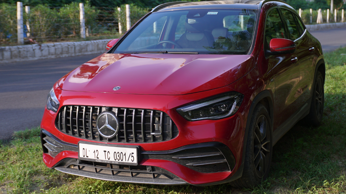 Review Mercedes Amg Gla 35 Attempts To Bring Performance To Compact Suv Times Of India