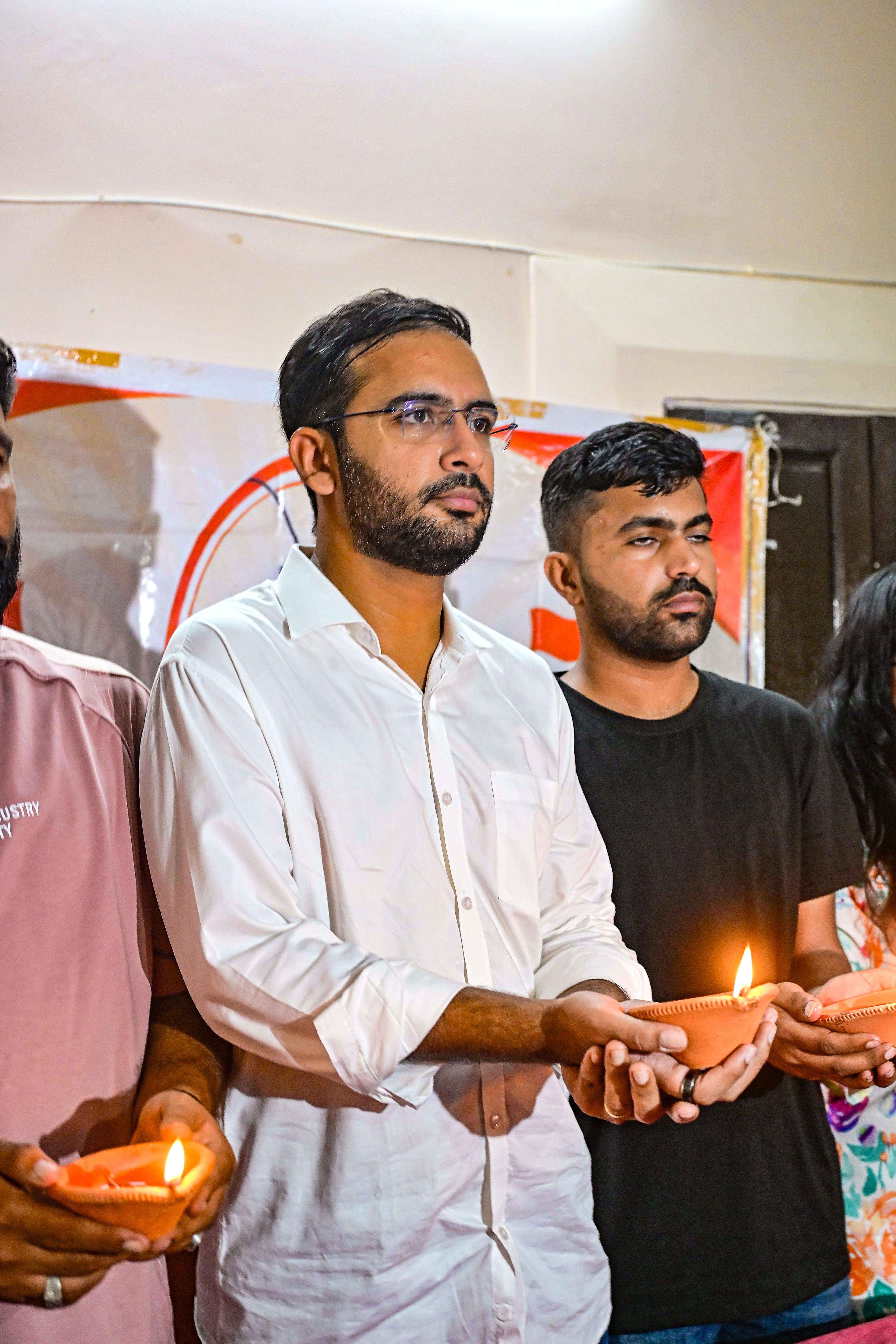 Cockroach Janta Party Ashutosh Ranka addresses media on School Thik Karo Campaign at Tonk Road (Bhagirath) (5).JPG