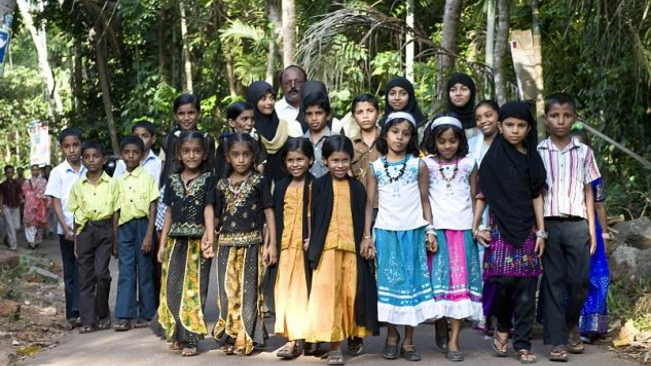 Two schoolgirls first noticed the unusually high number of twins. (Photo: Undiscovered Indian Treasures)<br>
