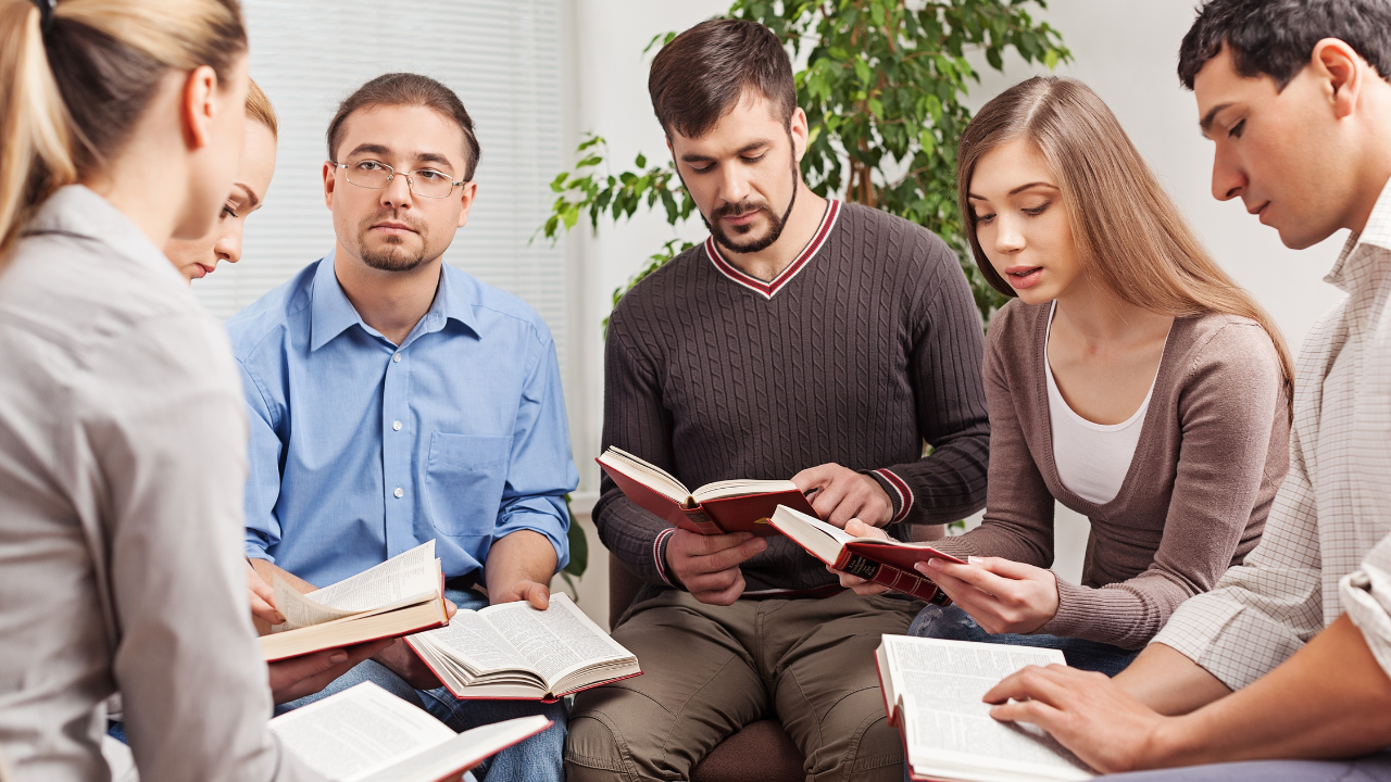 The campaign encourages people to find small pockets of time for reading.