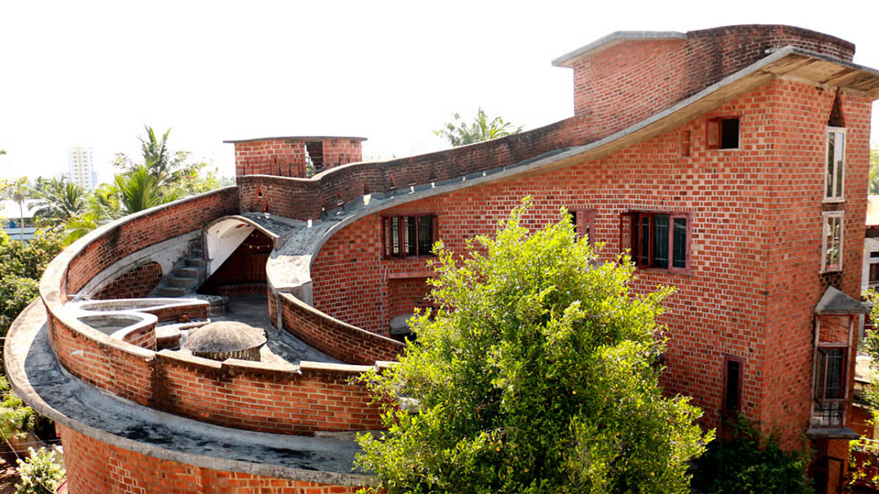 He often used brick screens, known as jali, to allow light and air into the buildings.