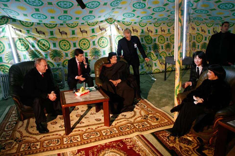 Vladimir_Putin_and_Muammar_Gaddafi_in_Moscow_2_Nov_2008-2