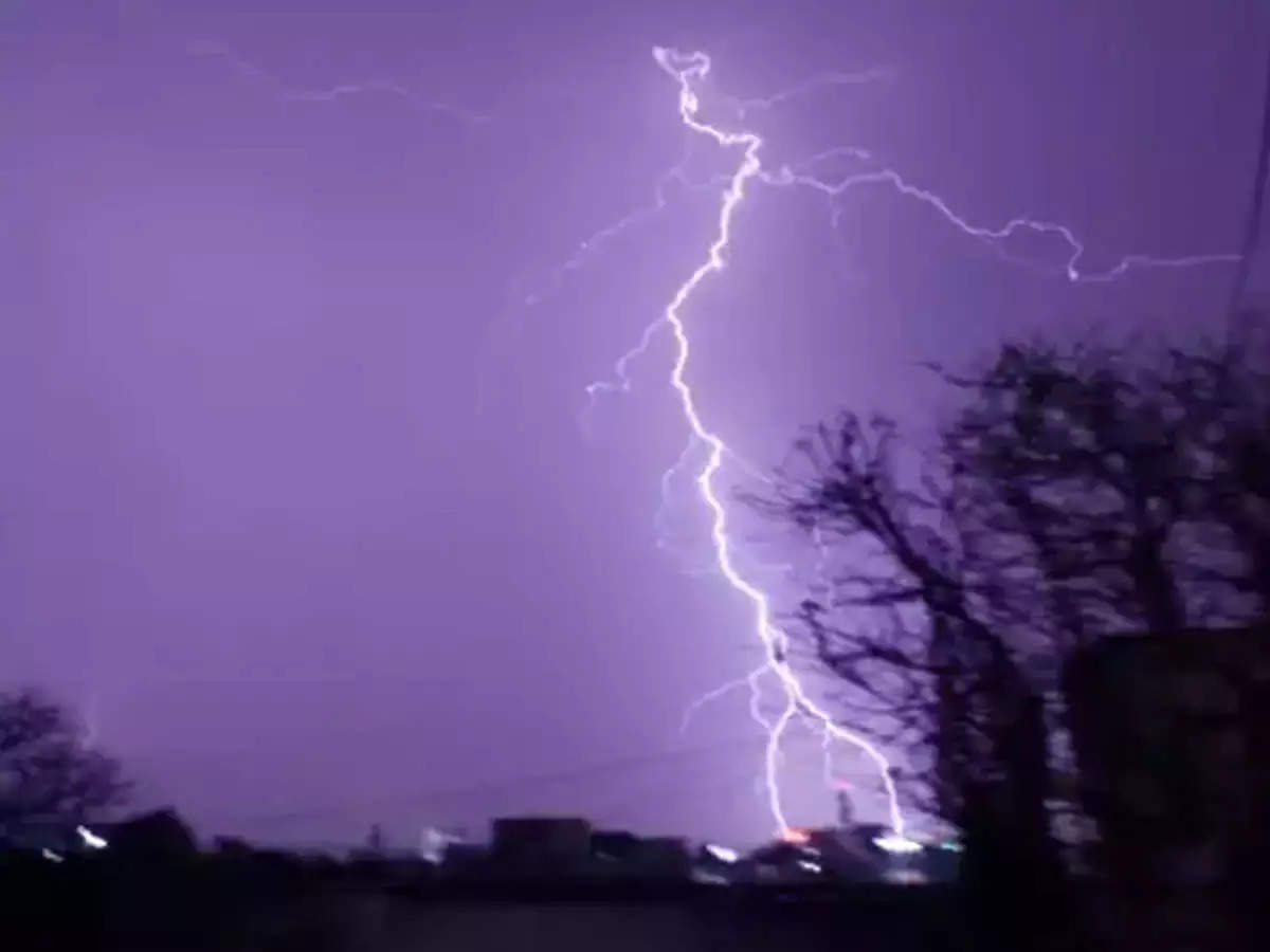 Man dies in lightning strike